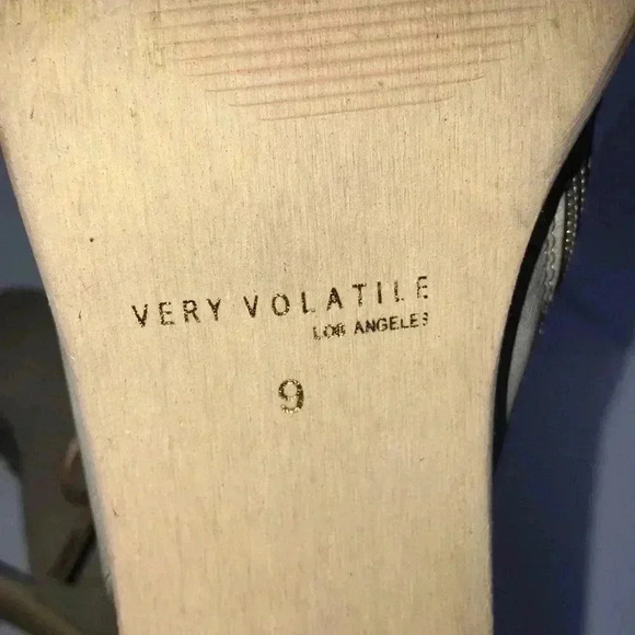 Very Volatile Tie Up Peep Toe Size 9 - Picture 6 of 8